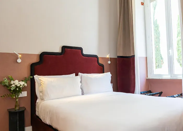 Maison Catalana 4* Rom